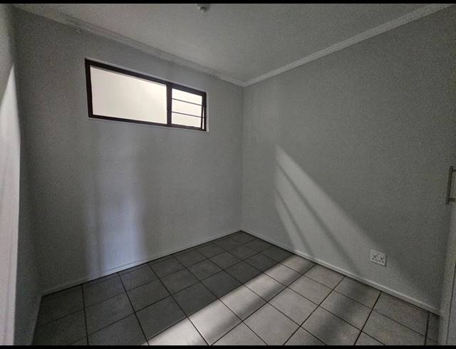 2 BEDROOM PROPERTY TO RENT IN FLORIDA